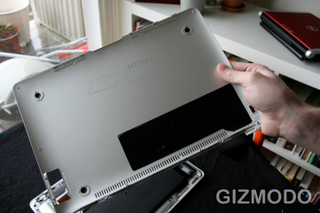 Illustration for article titled MacBook Air Tear Down: Sexy On the Inside Too